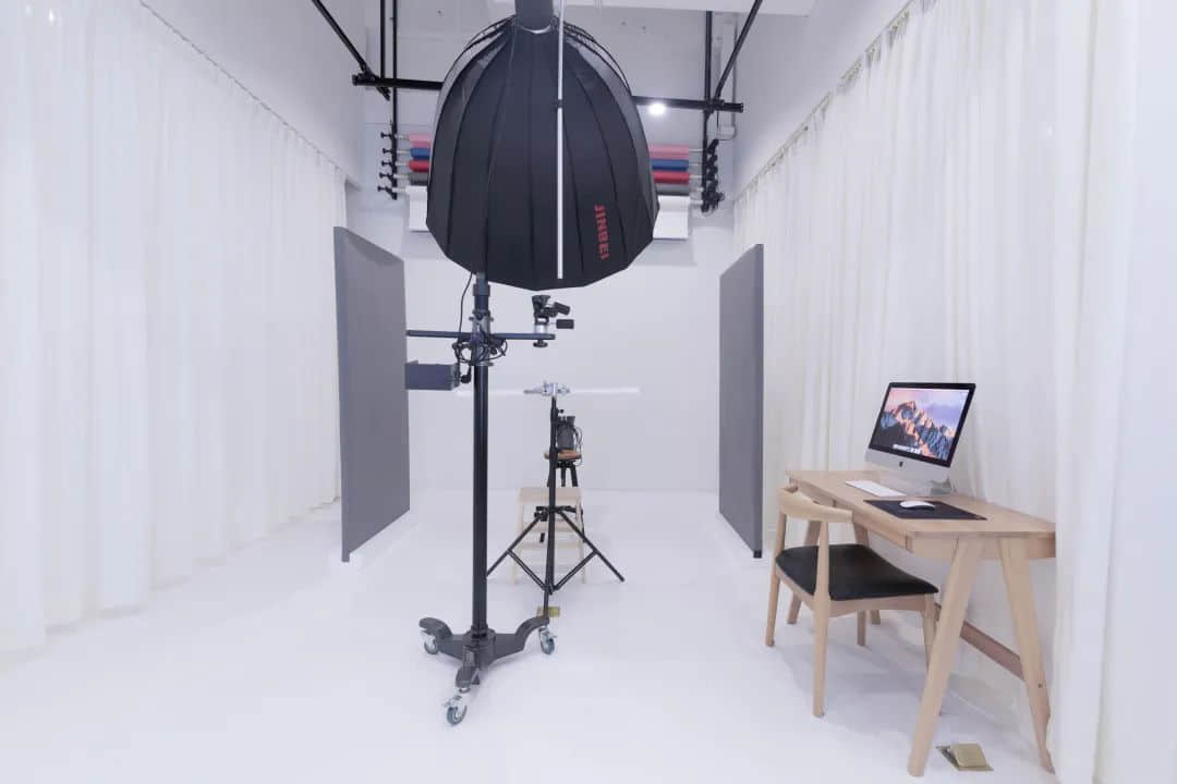 四年来,他们用镜头记录了50万广州人的动人瞬间…… 四年来,他们用镜头记录了50万广州人的动人瞬间……