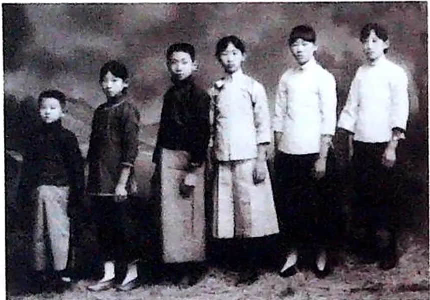 民初广州流行的“文明新装” 民初广州流行的“文明新装”