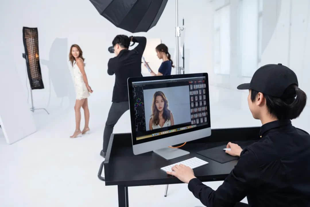 四年来,他们用镜头记录了50万广州人的动人瞬间…… 四年来,他们用镜头记录了50万广州人的动人瞬间……