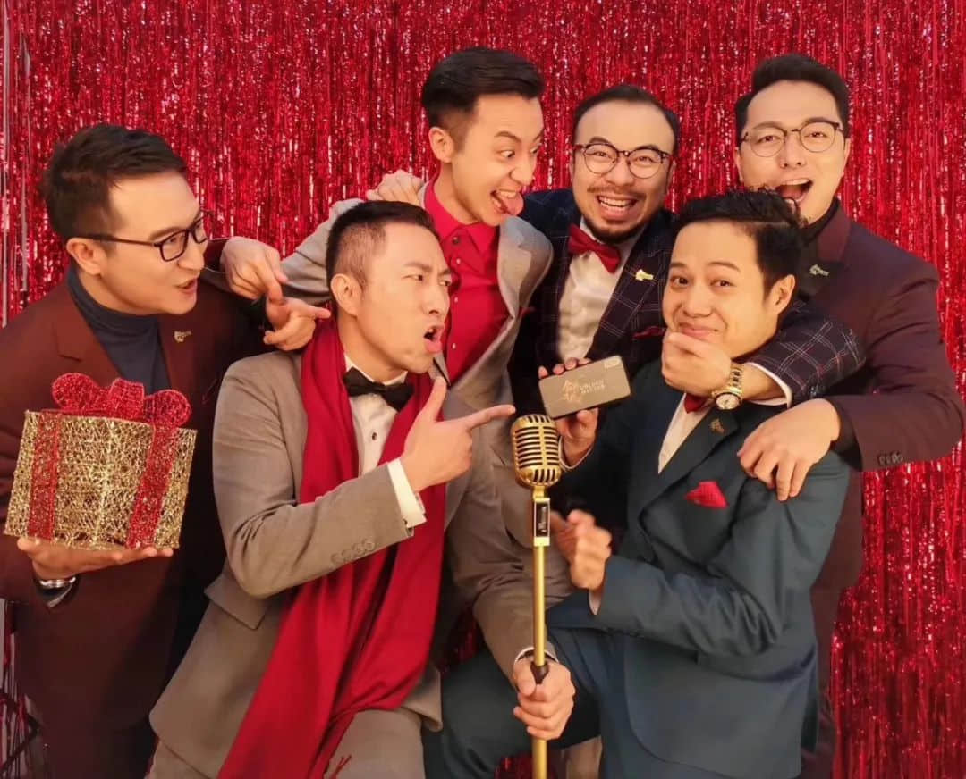 四年来,他们用镜头记录了50万广州人的动人瞬间…… 四年来,他们用镜头记录了50万广州人的动人瞬间……