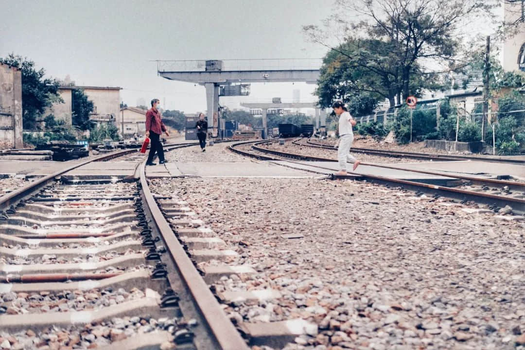 时光被凝固了的石围塘火车站 时光被凝固了的石围塘火车站