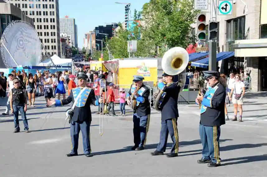 这年头，自相矛盾也要理直气壮