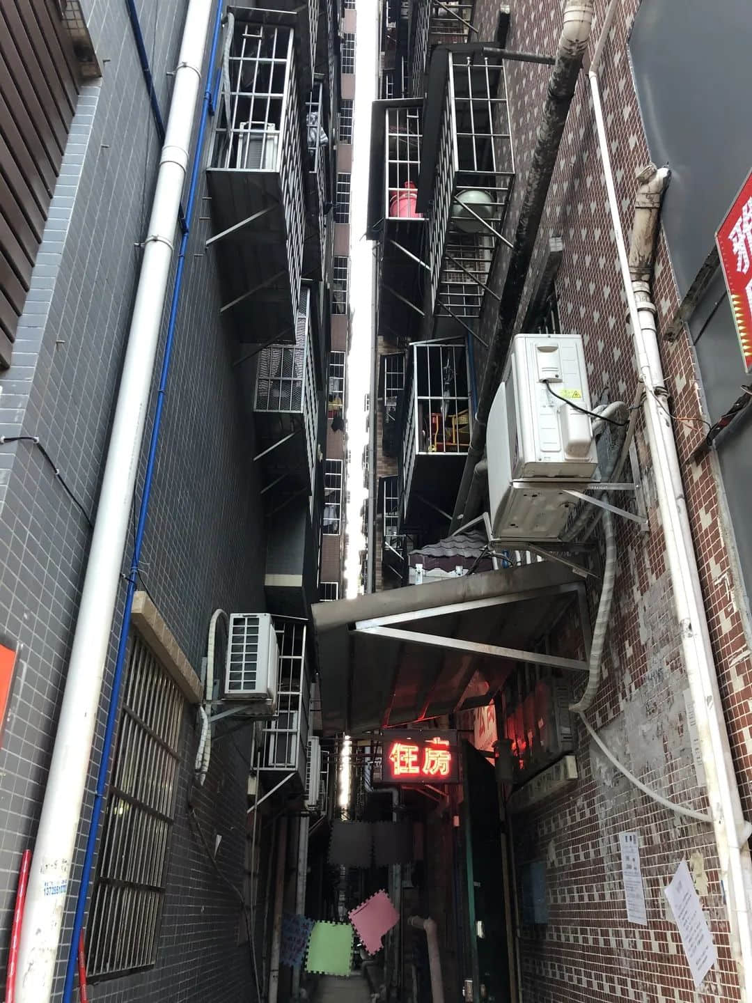 同德围:通了地铁,忘不了痛 同德围:通了地铁,忘不了痛