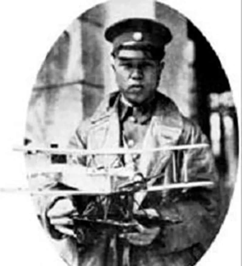 梅花村里飞出的三只鹰 梅花村里飞出的三只鹰