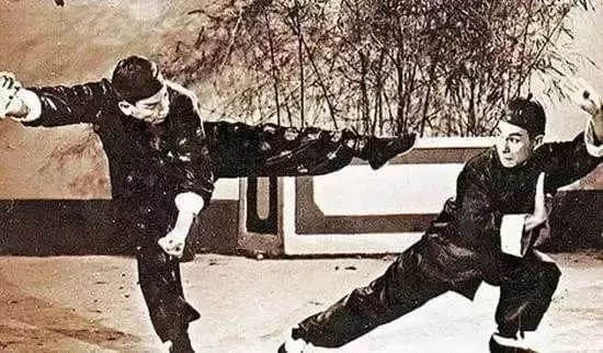 中年丧妻、老年丧子、没钱下葬……还原真实的黄飞鸿 中年丧妻、老年丧子、没钱下葬……还原真实的黄飞鸿