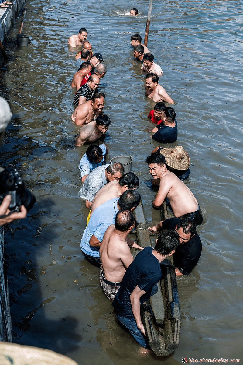 广州疫情下,再也看不到包租公在臭涌玩漂移了 广州疫情下,再也看不到包租公在臭涌玩漂移了