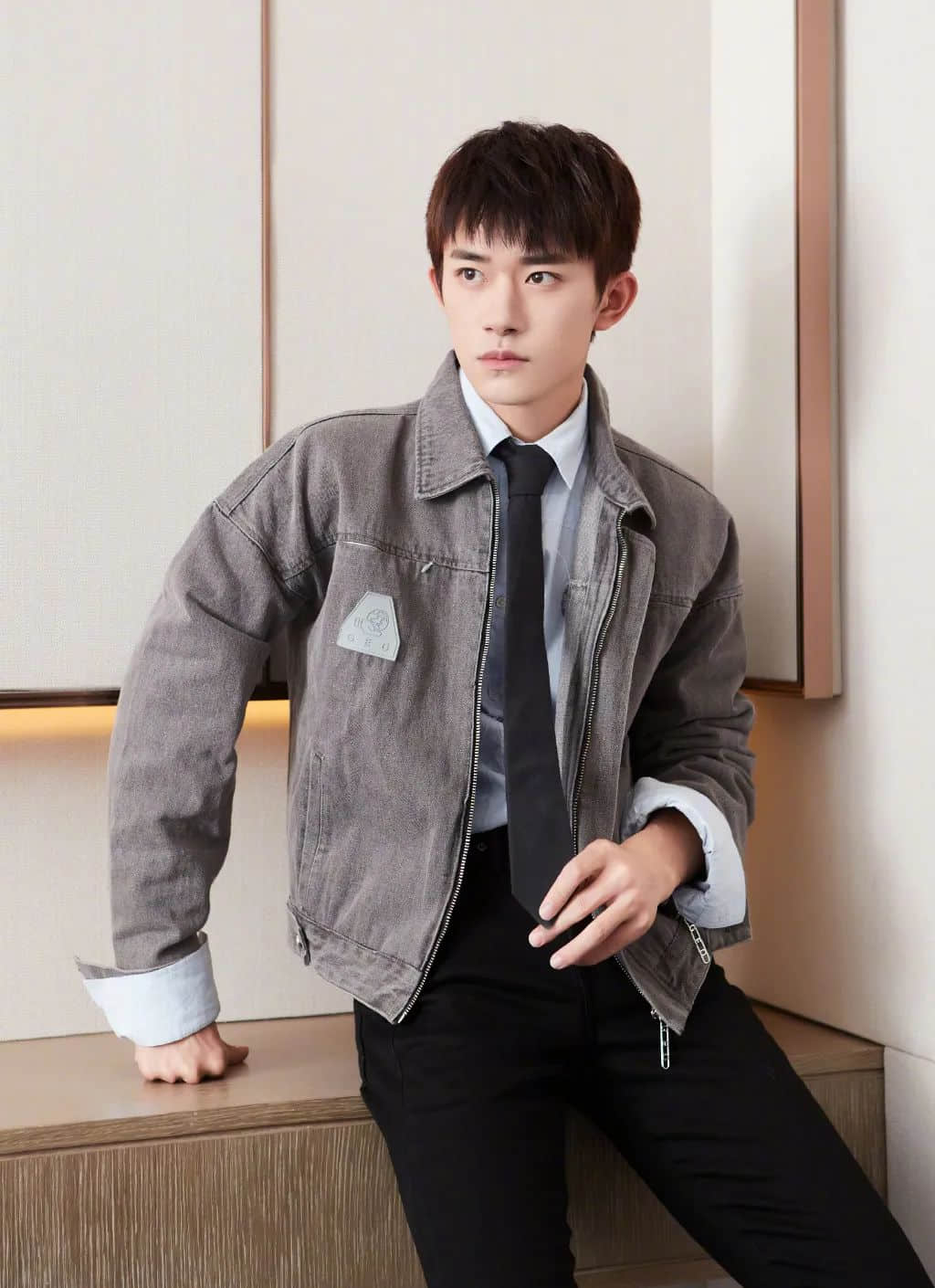 这个撬动香港娱乐圈的顶流,连TVB和四大天王都不敢得罪他...... 这个撬动香港娱乐圈的顶流,连TVB和四大天王都不敢得罪他......