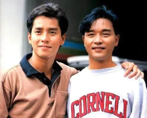 这个撬动香港娱乐圈的顶流,连TVB和四大天王都不敢得罪他...... 这个撬动香港娱乐圈的顶流,连TVB和四大天王都不敢得罪他......