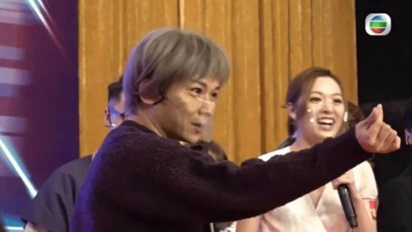 这个撬动香港娱乐圈的顶流,连TVB和四大天王都不敢得罪他...... 这个撬动香港娱乐圈的顶流,连TVB和四大天王都不敢得罪他......