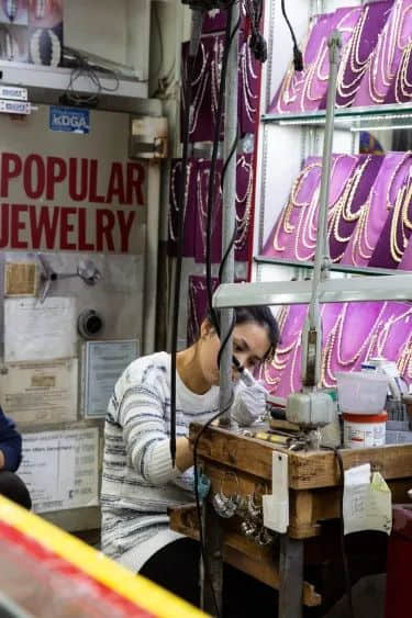 广东大妈开挂人生:靠金链称霸美国嘻哈圈,还被碧昂丝叫妈妈! 广东大妈开挂人生:靠金链称霸美国嘻哈圈,还被碧昂丝叫妈妈!