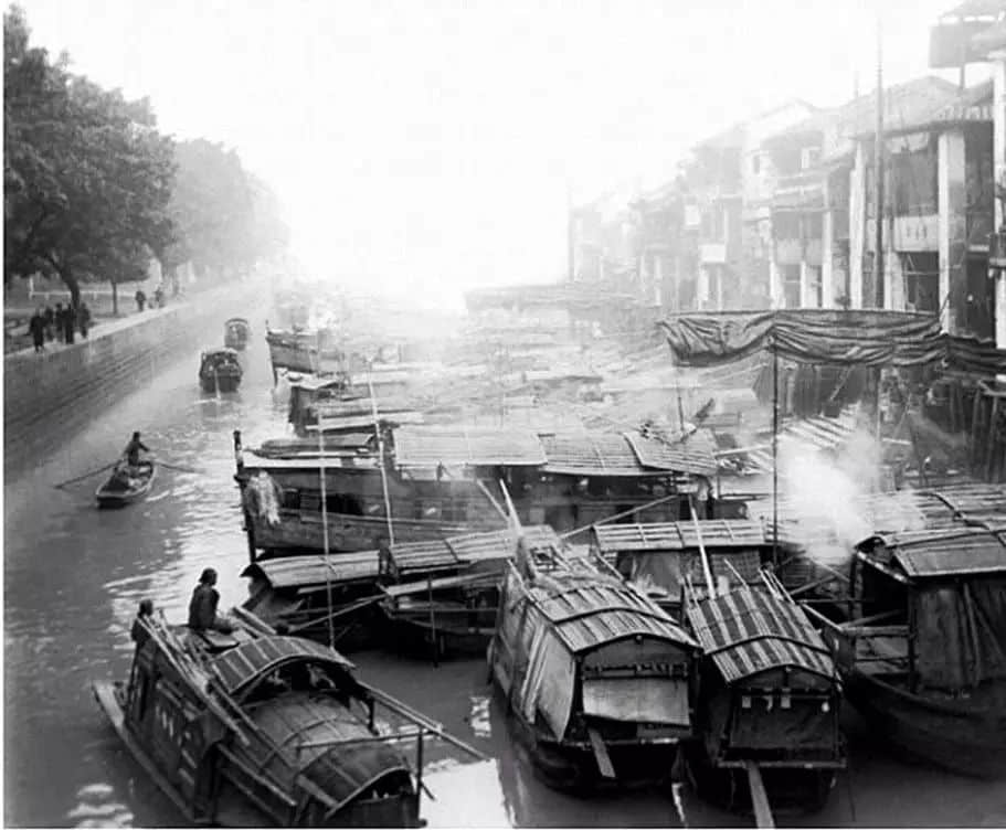 无知无畏倒“夜香” 无知无畏倒“夜香”