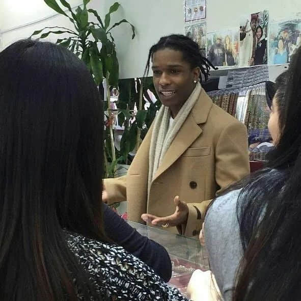 广东大妈开挂人生:靠金链称霸美国嘻哈圈,还被碧昂丝叫妈妈! 广东大妈开挂人生:靠金链称霸美国嘻哈圈,还被碧昂丝叫妈妈!