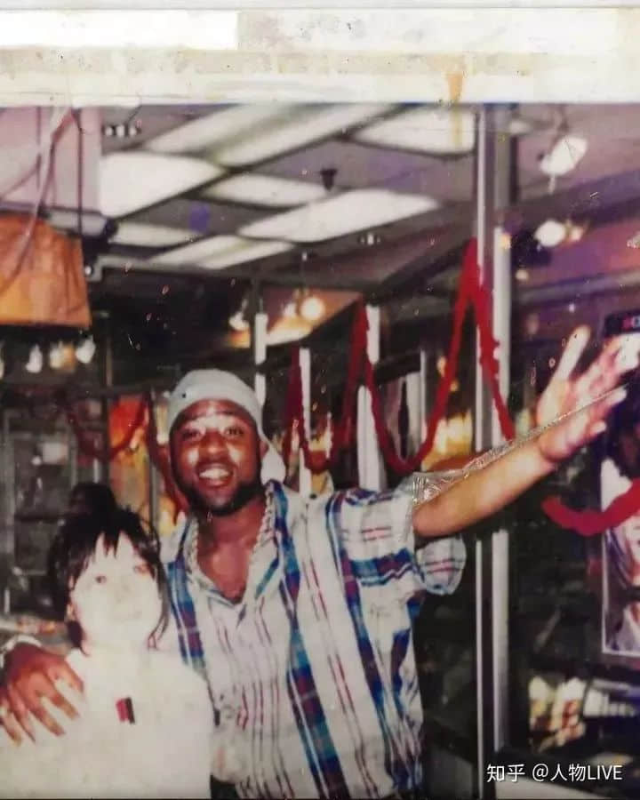 广东大妈开挂人生:靠金链称霸美国嘻哈圈,还被碧昂丝叫妈妈! 广东大妈开挂人生:靠金链称霸美国嘻哈圈,还被碧昂丝叫妈妈!