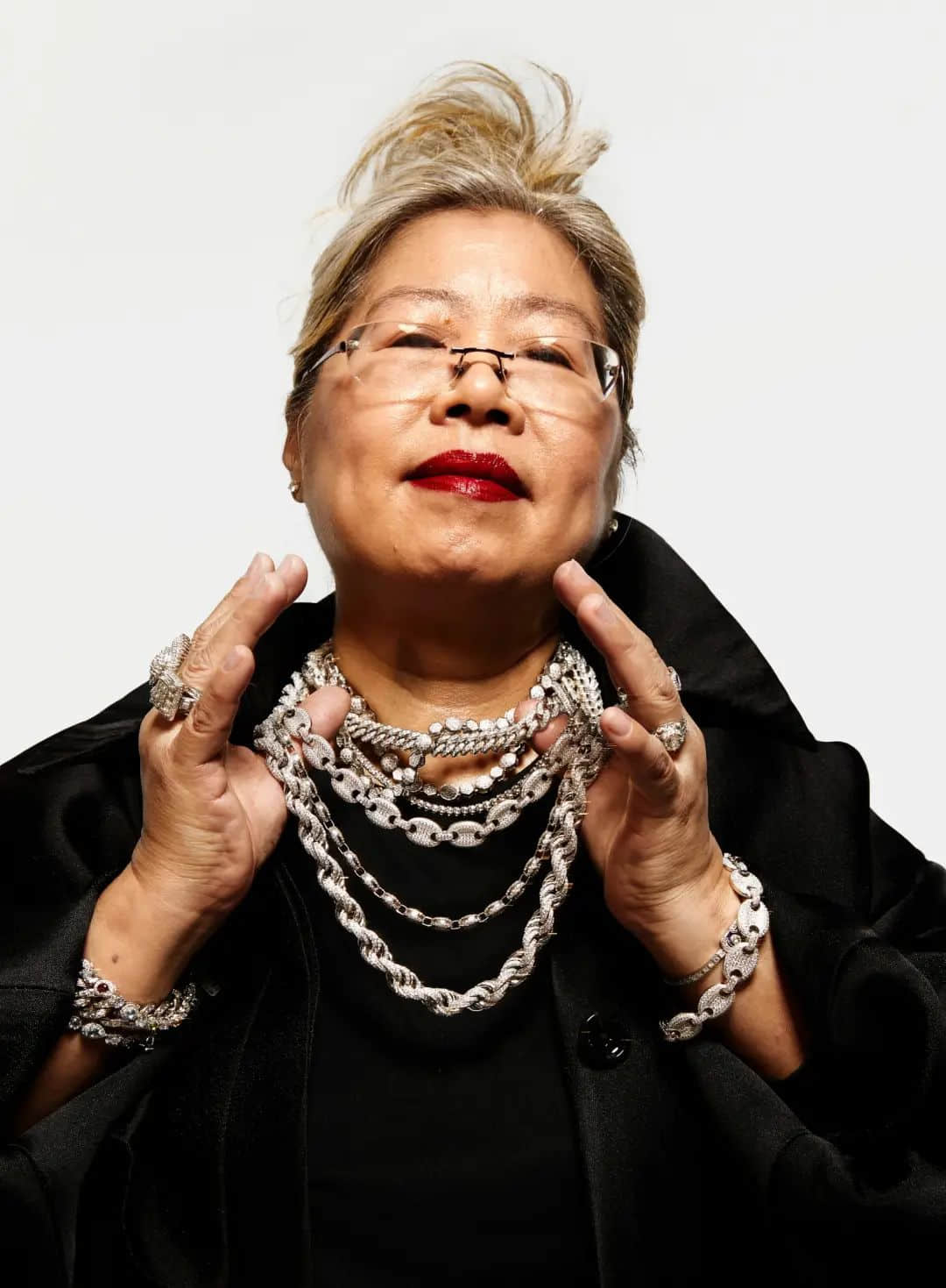 广东大妈开挂人生:靠金链称霸美国嘻哈圈,还被碧昂丝叫妈妈! 广东大妈开挂人生:靠金链称霸美国嘻哈圈,还被碧昂丝叫妈妈!