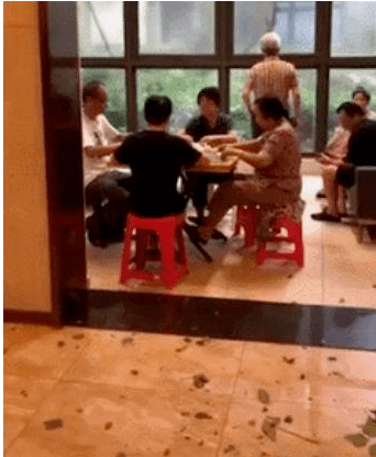 花都有疫情啦,树还会远吗?不如在家打麻雀吧! 花都有疫情啦,树还会远吗?不如在家打麻雀吧!