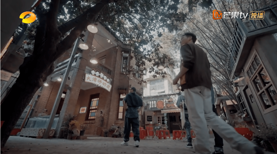 广东人睇《大湾仔的夜》:阴公,一餐大排档都要1600蚊! 广东人睇《大湾仔的夜》:阴公,一餐大排档都要1600蚊!