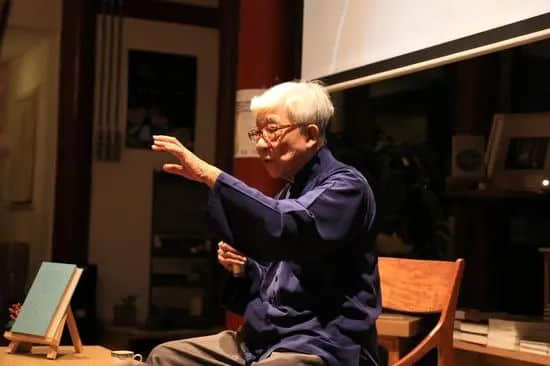 香港粤语新闻节目为什么会把“时间”读成“时艰”? 香港粤语新闻节目为什么会把“时间”读成“时艰”?