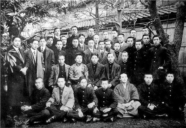 为何我们对外国服饰特别敏感,却经常搞混自己的国服? 为何我们对外国服饰特别敏感,却经常搞混自己的国服?