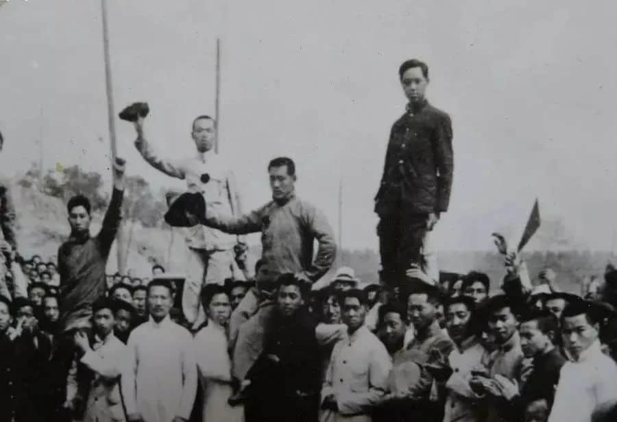 为何我们对外国服饰特别敏感，却经常搞混自己的国服？