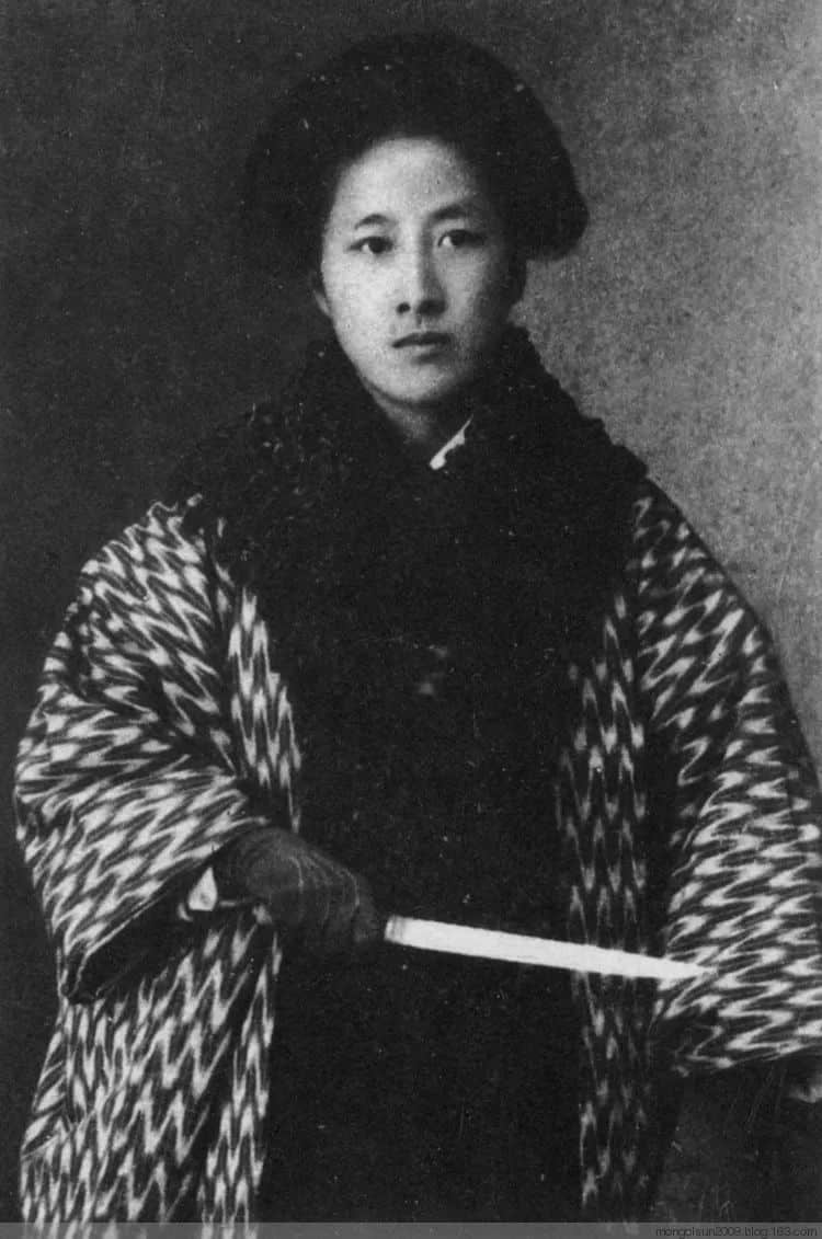 为何我们对外国服饰特别敏感，却经常搞混自己的国服？