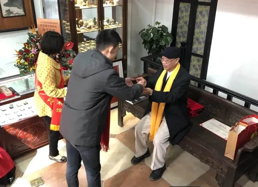 大师收徒,广州玉雕后继有人 大师收徒,广州玉雕后继有人