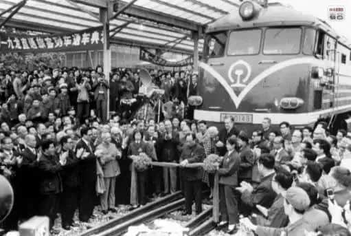 你所乘坐的广九直通车,即将抵达历史终点站…… 你所乘坐的广九直通车,即将抵达历史终点站……