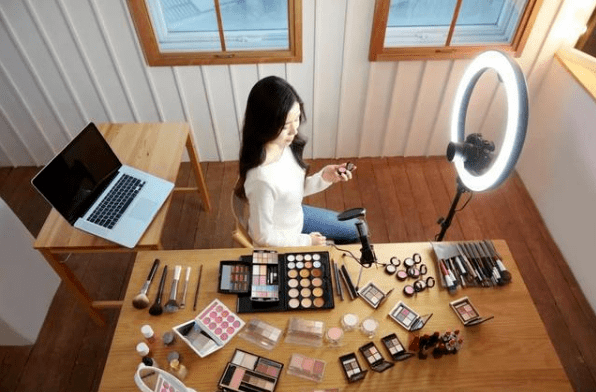 香港明星最终点,将是内地带货直播间? 香港明星最终点,将是内地带货直播间?