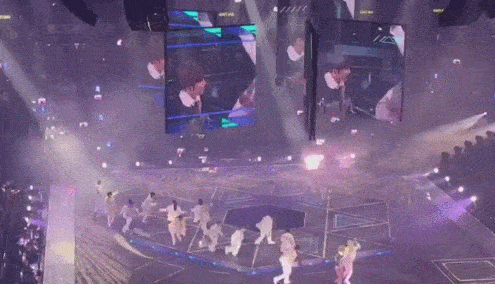 MIRROR演唱会巨屏跌落伤五人,舞台事故谁应担责? MIRROR演唱会巨屏跌落伤五人,舞台事故谁应担责?