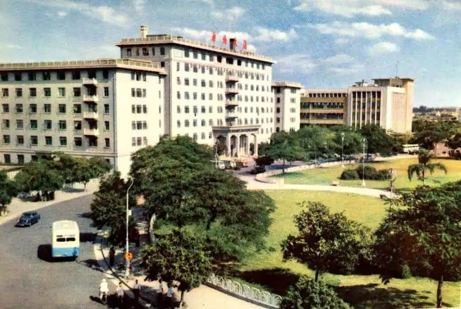 我与公交车结缘七十年 || 莫依慈 我与公交车结缘七十年 || 莫依慈