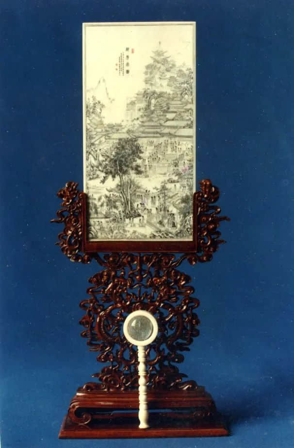 默默耕耘 无私奉献的微刻艺术家冯少侠 || 莫泽辉 默默耕耘 无私奉献的微刻艺术家冯少侠 || 莫泽辉