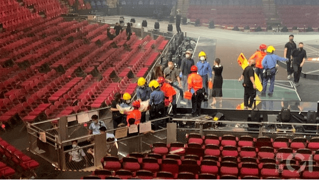 MIRROR演唱会巨屏跌落伤五人,舞台事故谁应担责? MIRROR演唱会巨屏跌落伤五人,舞台事故谁应担责?