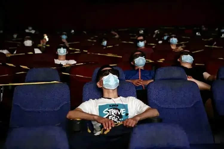 从《饭气攻心》到《还是觉得你最好》,改了名也丢了魂? 从《饭气攻心》到《还是觉得你最好》,改了名也丢了魂?