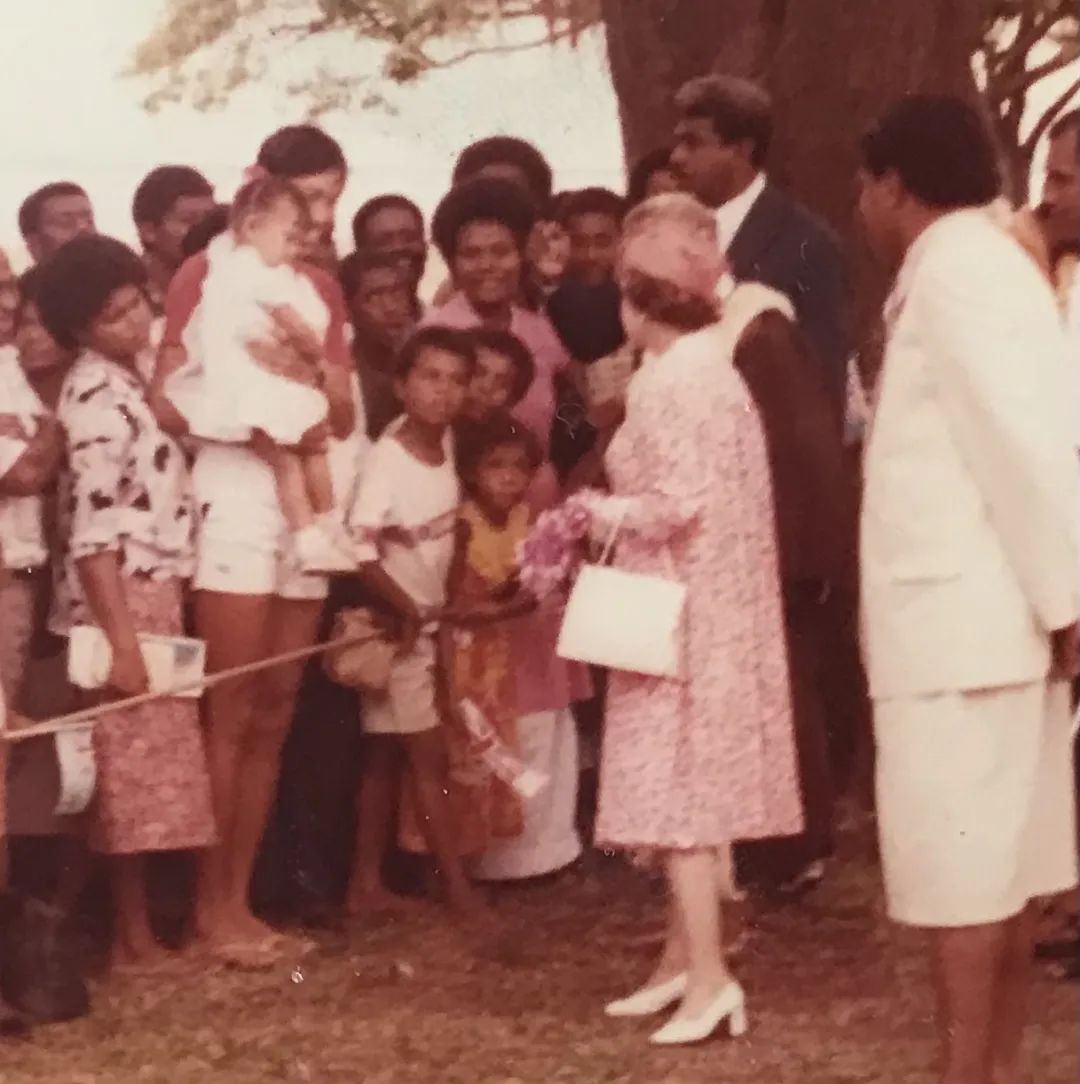 女王使我懂得“做人要谦卑”的道理 || 南太井蛙 女王使我懂得“做人要谦卑”的道理 || 南太井蛙