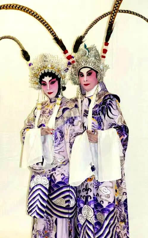 苏连儿的戏服绣品艺术创作生涯 || 莫泽辉 苏连儿的戏服绣品艺术创作生涯 || 莫泽辉