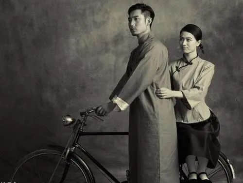 时隔三十年,海珠桥再现浩浩荡荡的单车大军…… 时隔三十年,海珠桥再现浩浩荡荡的单车大军……