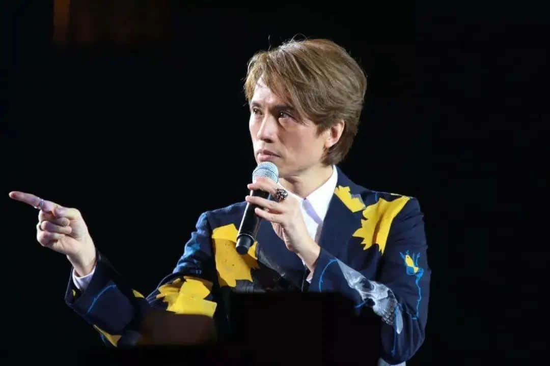 栋笃笑称神的黄子华,离拍电影称帝还差多远? 栋笃笑称神的黄子华,离拍电影称帝还差多远?