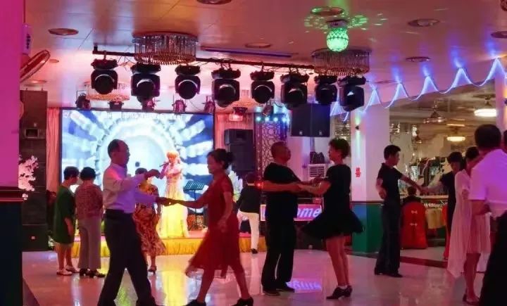 逐渐凋零的广州音乐茶座:曾见证着那个回不去的八十年代 逐渐凋零的广州音乐茶座:曾见证着那个回不去的八十年代