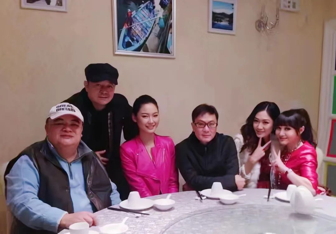 每逢春节就洗脑循环,为什么粤语歌坛盛产贺年歌? 每逢春节就洗脑循环,为什么粤语歌坛盛产贺年歌?