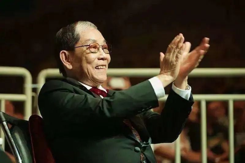 顾嘉辉与黄霑天堂聚首,粤语歌坛再难辉煌? 顾嘉辉与黄霑天堂聚首,粤语歌坛再难辉煌?