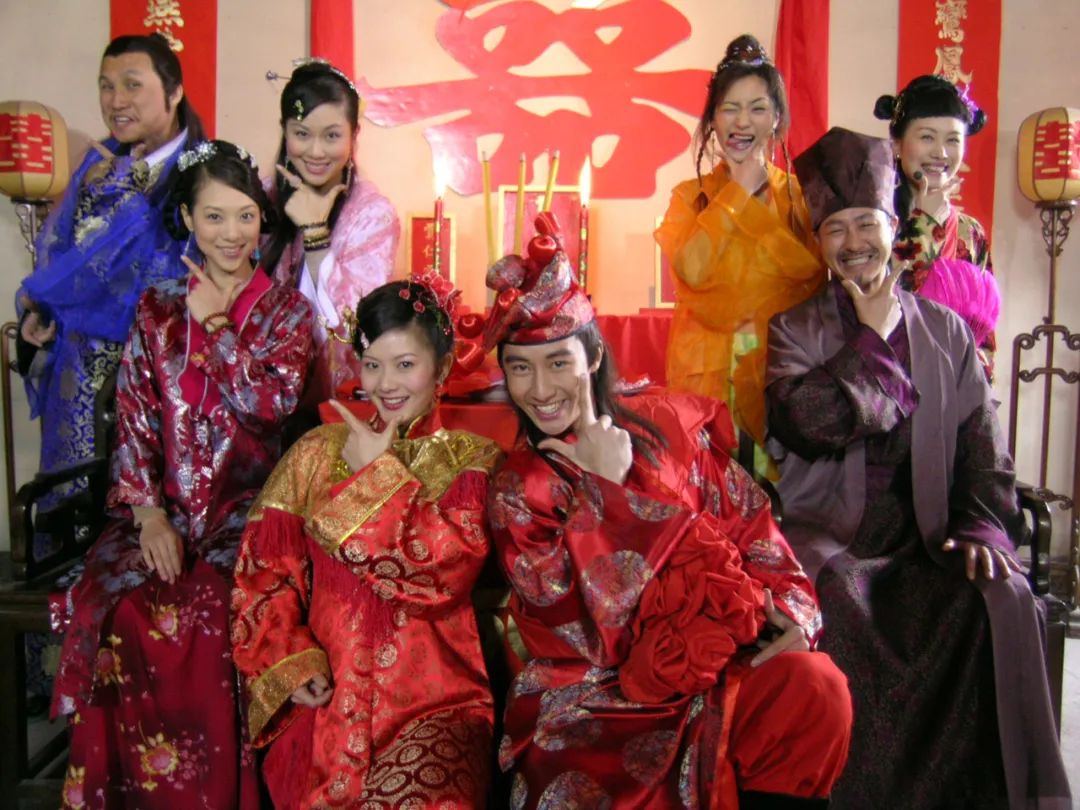 每逢春节就洗脑循环,为什么粤语歌坛盛产贺年歌? 每逢春节就洗脑循环,为什么粤语歌坛盛产贺年歌?