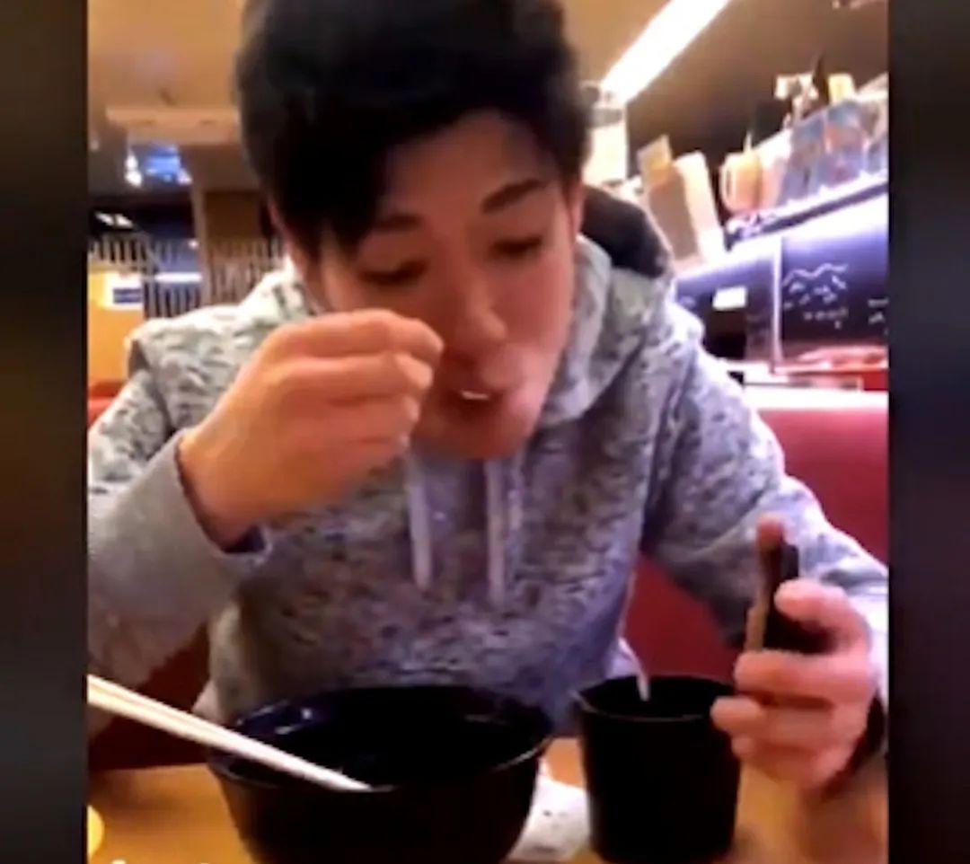 高中生玩嘢,寿司郎濑嘢!市值一日暴跌170亿…… 高中生玩嘢,寿司郎濑嘢!市值一日暴跌170亿……