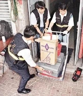 《毒舌大状》,牵出24年前轰动香港的女模白骨案…… 《毒舌大状》,牵出24年前轰动香港的女模白骨案……