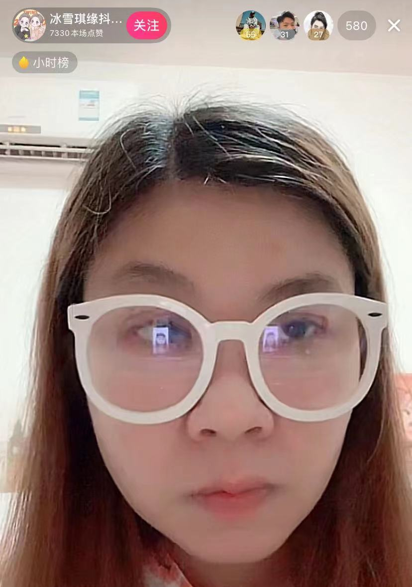 香港阿仪和广州安琪儿:湾区两大天后能红多久? 香港阿仪和广州安琪儿:湾区两大天后能红多久?