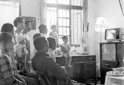 翡翠台不再插播卖药广告,但广州人还愿意捞电视汁吗? 翡翠台不再插播卖药广告,但广州人还愿意捞电视汁吗?