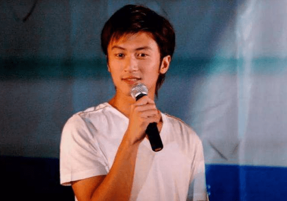 新晋港姐亚军,该为欠债的父母埋单吗? 新晋港姐亚军,该为欠债的父母埋单吗?