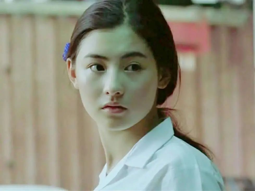 新晋港姐亚军,该为欠债的父母埋单吗? 新晋港姐亚军,该为欠债的父母埋单吗?