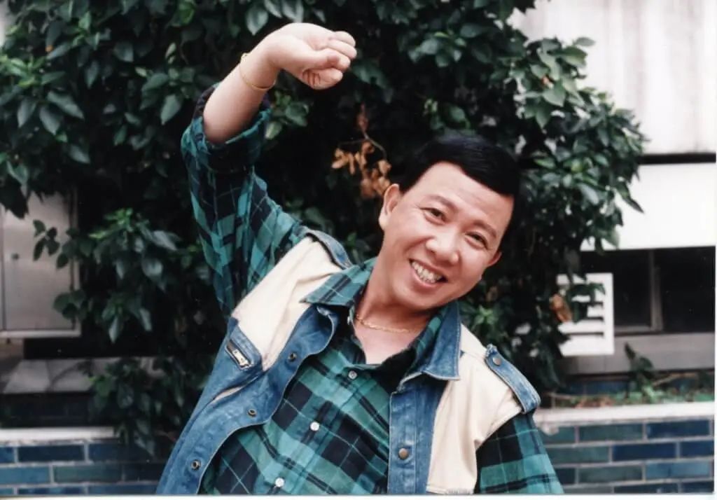 尹光:是“咸湿歌王”,还是“无冕歌王”? 尹光:是“咸湿歌王”,还是“无冕歌王”?