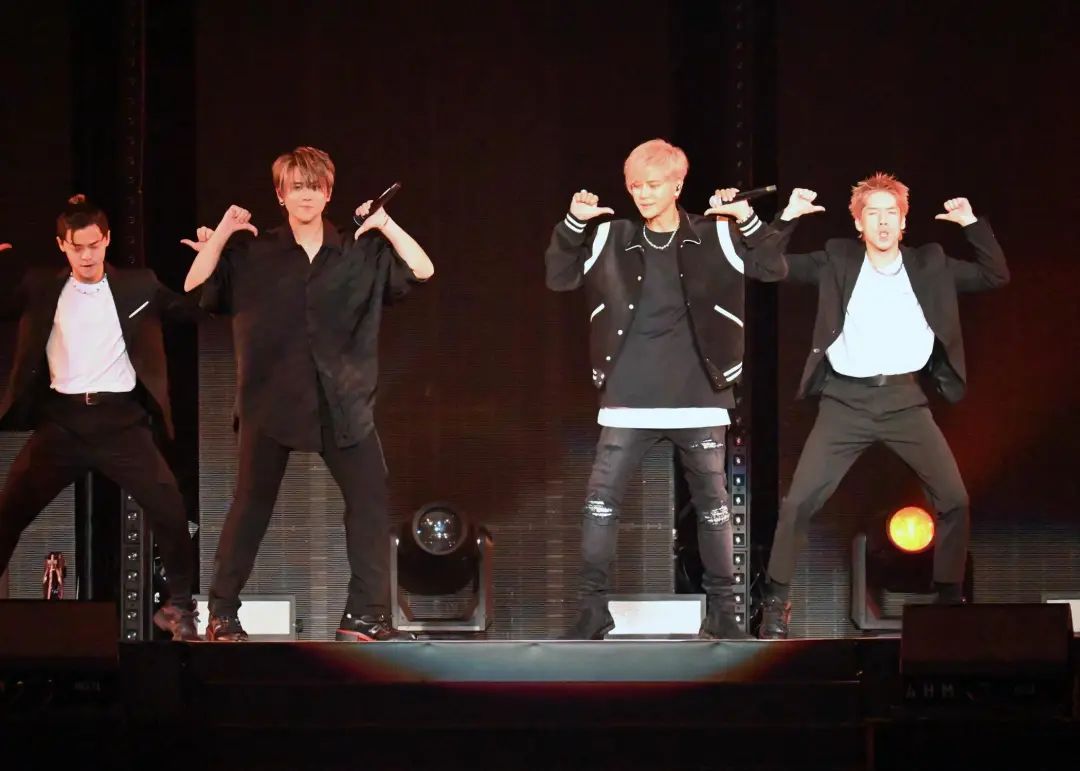 涉嫌假唱后网暴素人,香港顶流姜涛跌落神坛? 涉嫌假唱后网暴素人,香港顶流姜涛跌落神坛?