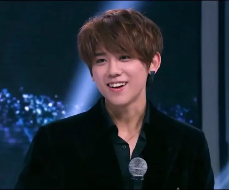 涉嫌假唱后网暴素人,香港顶流姜涛跌落神坛? 涉嫌假唱后网暴素人,香港顶流姜涛跌落神坛?