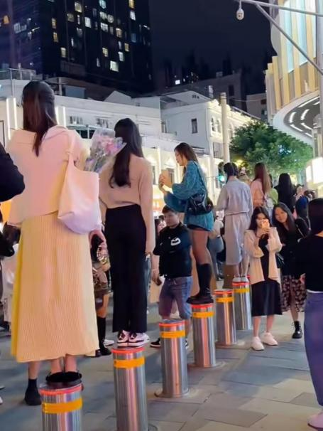 北京路225号变“红”:有助旅游还是破坏历史? 北京路225号变“红”:有助旅游还是破坏历史?